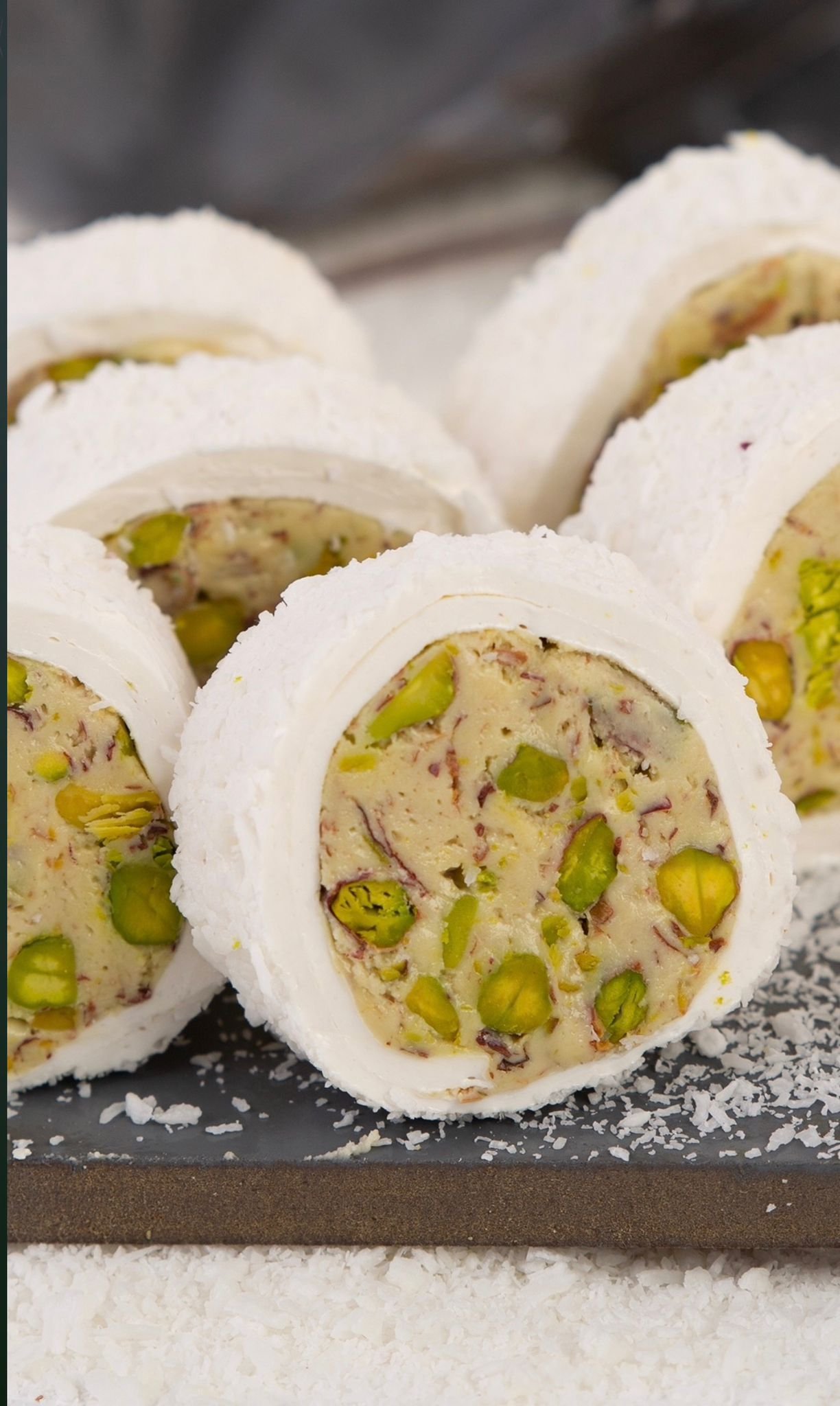 Hindistan cevizli, Antep fıstıklı lokum