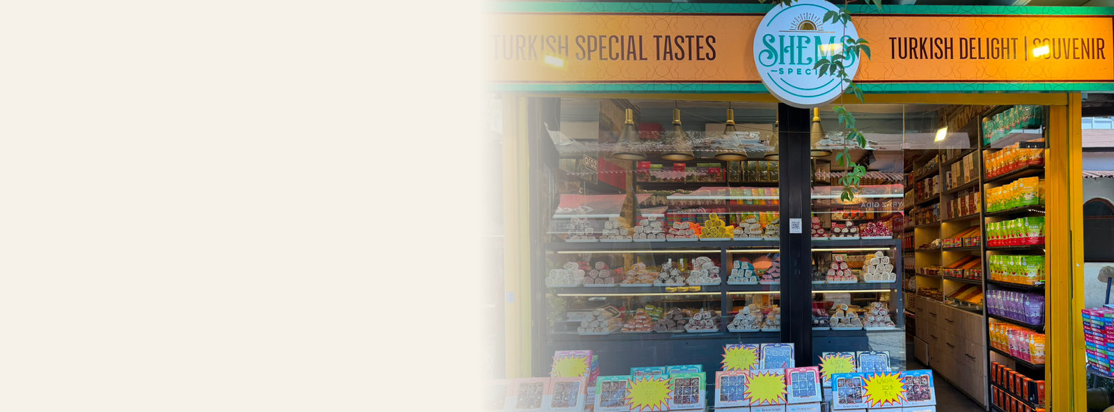Balat'ta el yapımı Türk lokumu satan SHEMS Special mağaza vitrini